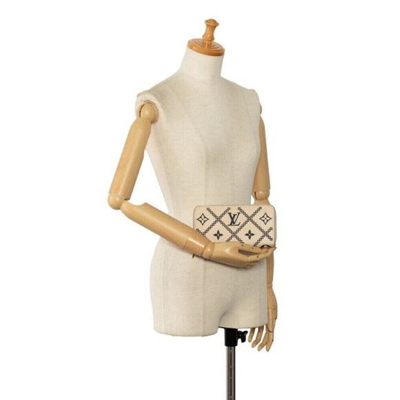 Authentic Louis Vuitton Monogram Empreinte Zippy Wallet - Picture 10 of 10